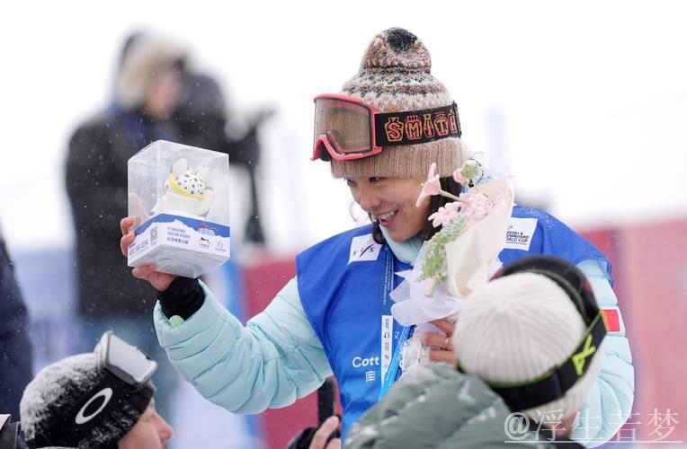 蔡雪桐在U型场地世界杯单板滑雪中夺得季军 蔡雪桐在U型场地世界杯单板滑雪中夺得季军