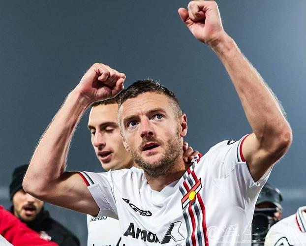 38岁瓦尔迪狂飙：单刀+空门 加冕MVP！意甲近6场轰4球