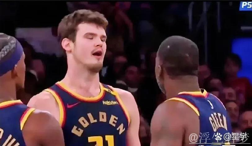 波斯特半场15分钟砍下11分2篮板2助攻,投篮命中率40%。 波斯特半场15分钟砍下11分2篮板2助攻,投篮命中率40%。